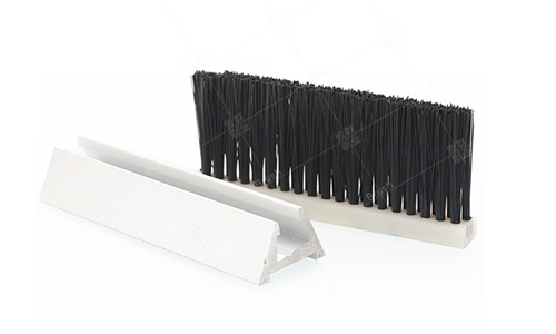 傲群！專業(yè)的雙排扶梯毛刷廠家