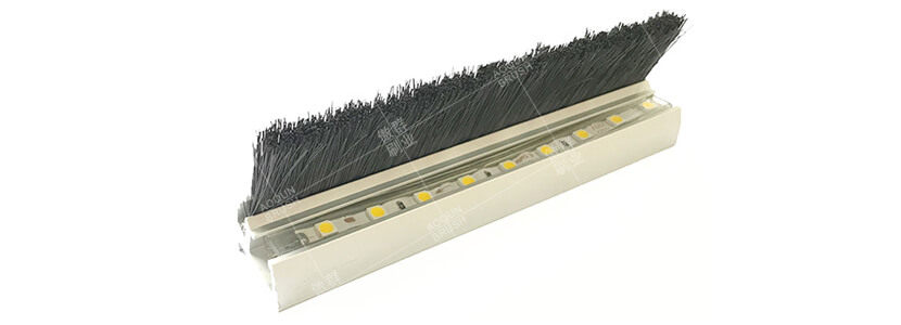 LED彩色阻燃扶梯防夾毛刷再次閃亮登場－傲群新品