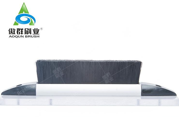 怎樣的扶梯才選擇單排扶梯毛刷？傲群刷業(yè)