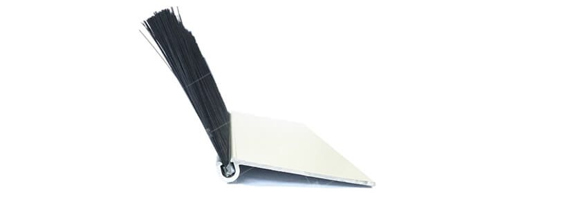 高效定制長(zhǎng)毛長(zhǎng)條密封毛刷條的生產(chǎn)廠家【傲群刷業(yè)】