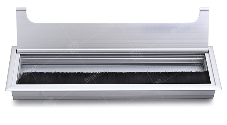 定制版的辦公桌毛刷條，傲群用心創(chuàng)造