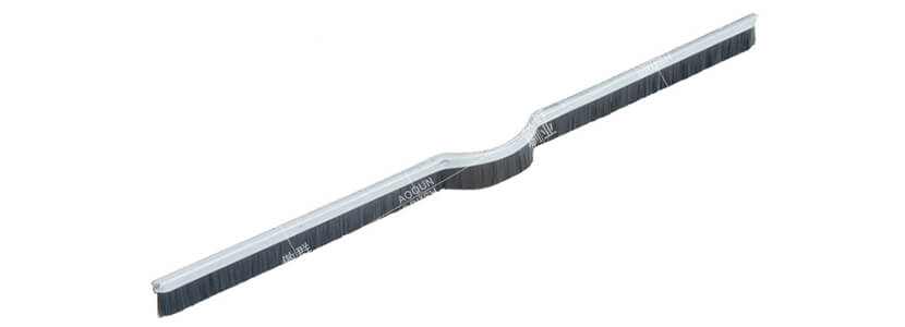 【鑒閱】選購(gòu)吸塵器毛刷條應(yīng)該要注意什么？傲群刷業(yè)告訴你！