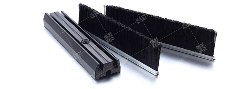 【傲群】溫馨提醒您：扶梯毛刷掉毛就不安全了！