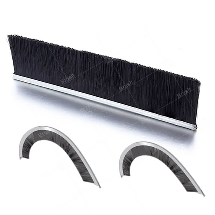 雨天行車少不了，傲群防飛濺條刷