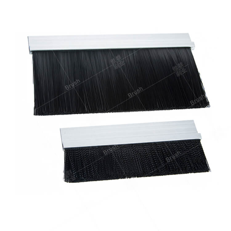 卷閘門毛刷，解決您的煩惱「傲群刷業(yè)」