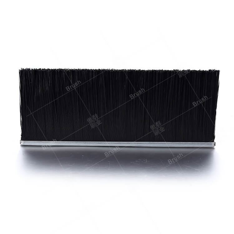 條刷廠家三千，為何客戶獨(dú)寵傲群條刷廠