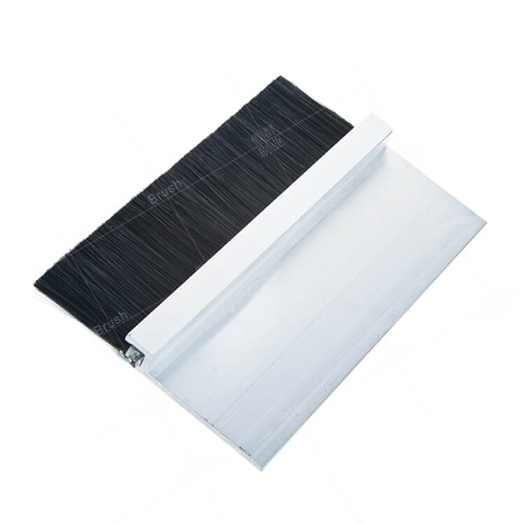 傲群門底條刷，為您節(jié)省更多電費(fèi)