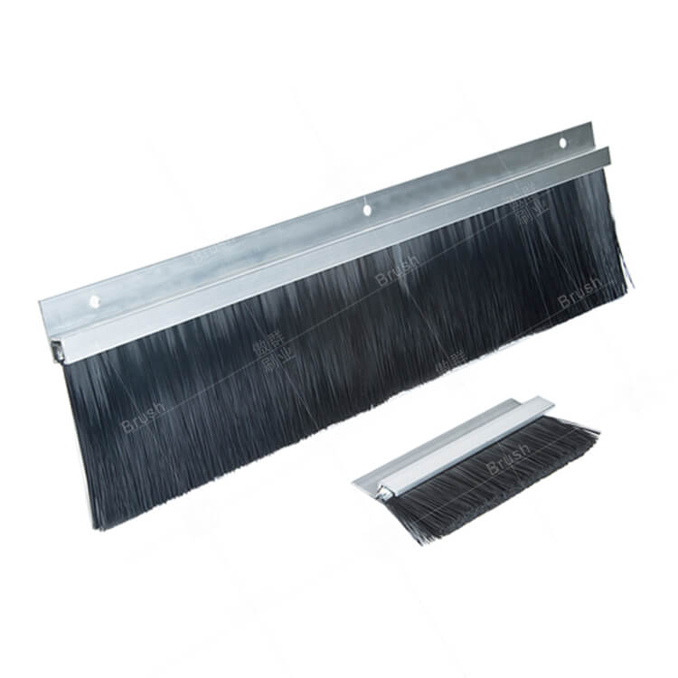 傲群門密封條刷的兩種安裝方式