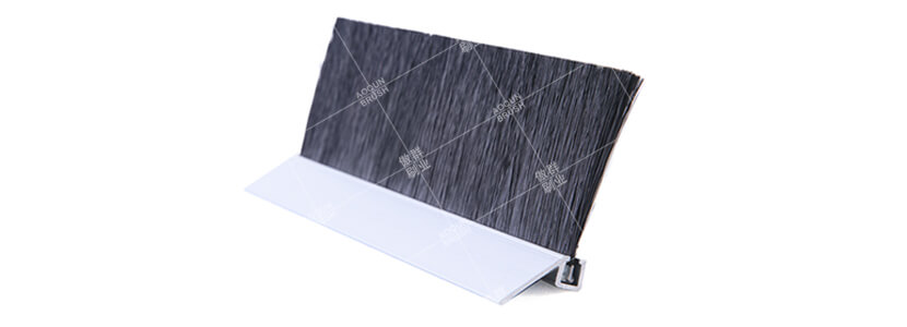 不傷害門板的木門底刷條，傲群條刷廠為您生產(chǎn)