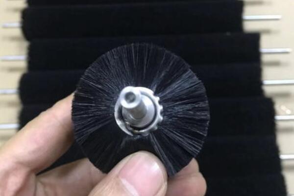 玻璃機(jī)械清洗毛刷輥的作用及安裝使用方法介紹，僅此一篇！
