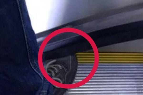 電梯旁邊的毛刷干嘛的？坐電梯需注意的幾大事項