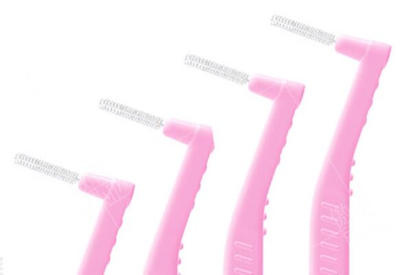 牙齒間隙刷的用法：傲群齒間刷的使用方法介紹