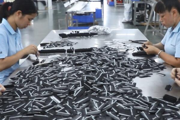 如何選擇密封用工業(yè)毛刷生產(chǎn)廠家和品牌？