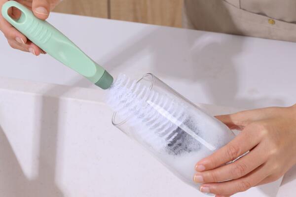 杯子彎曲縫隙清潔刷有用嗎？神器還是噱頭？