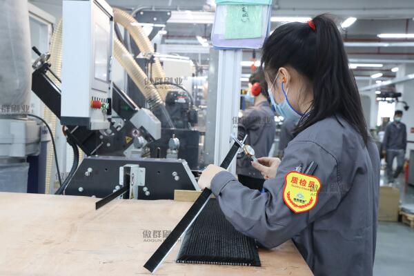 傲群鋁合金防塵密封毛刷廠家直銷，將高質(zhì)量產(chǎn)品帶給采購商