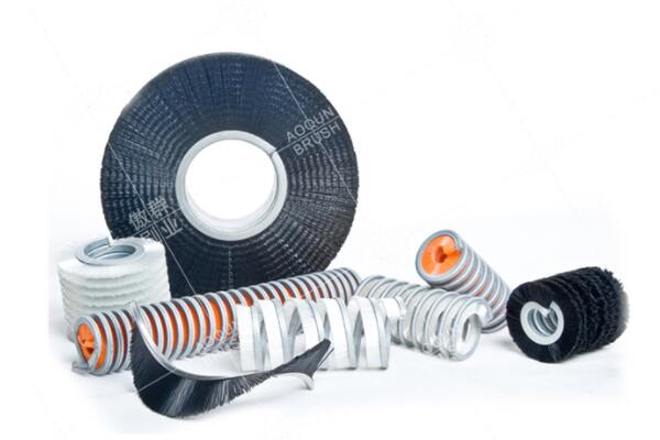 工業(yè)清洗毛刷輥定做廠家有哪些？趕緊看看傲群這家毛刷定制廠