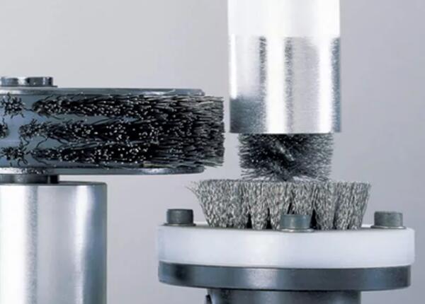 傲群圓盤(pán)拋光刷：汽車(chē)零部件去毛刺的品質(zhì)與效率提升利器