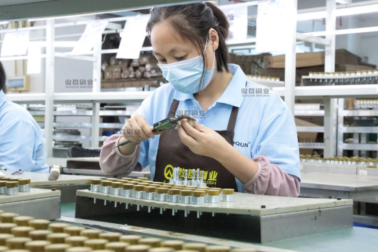 防疫生產(chǎn)并進(jìn) 歡迎客戶(hù)砸單 防疫生產(chǎn)并進(jìn) 歡迎客戶(hù)砸單