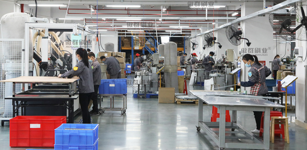 傲群致敬每一個閃閃發(fā)光的你 傲群致敬每一個閃閃發(fā)光的你