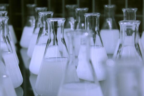 實(shí)驗(yàn)室哪些玻璃器皿可以用毛刷洗 實(shí)驗(yàn)室哪些玻璃器皿可以用毛刷洗