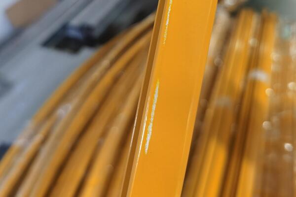 鋁條噴黃.jpg