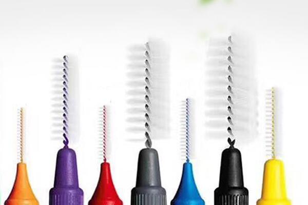 牙間刷、牙縫刷和牙線刷的區(qū)別是什么