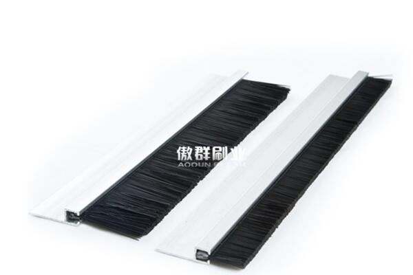 密封條型毛刷的幾大優(yōu)勢(shì)介紹 密封條型毛刷的幾大優(yōu)勢(shì)介紹