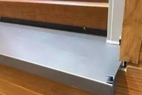 鋁合金門(mén)窗密封毛刷的選擇 鋁合金門(mén)窗密封毛刷的選擇