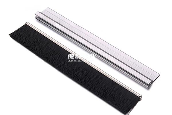 鋁合金門窗密封毛刷更換 鋁合金門窗密封毛刷更換