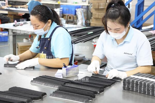 如何選擇高質量的鋁合金防塵密封毛刷廠家 如何選擇高質量的鋁合金防塵密封毛刷廠家
