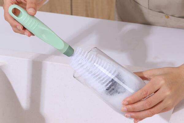 杯子彎曲縫隙清潔刷的使用技巧 杯子彎曲縫隙清潔刷的使用技巧