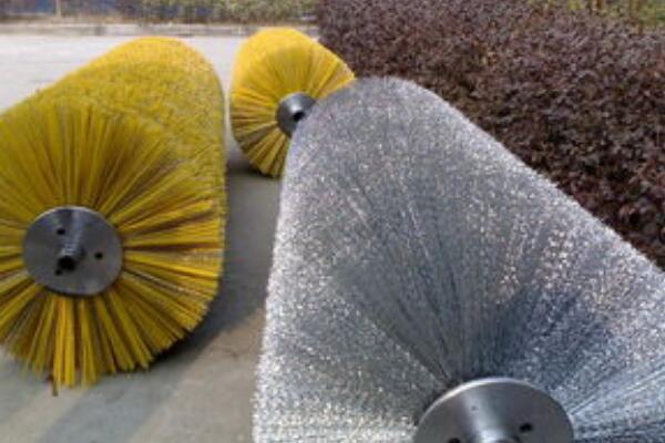 如何挑選優(yōu)質(zhì)工業(yè)除塵滾筒毛刷 如何挑選優(yōu)質(zhì)工業(yè)除塵滾筒毛刷