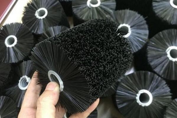 清洗機(jī)毛刷輥生產(chǎn)廠家如何選擇